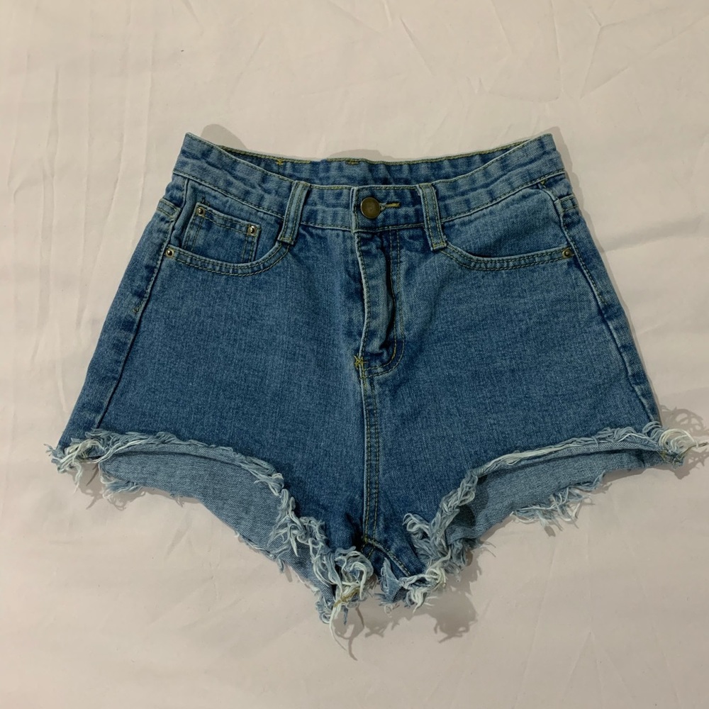 Cheeky cutoff high waisted shorts